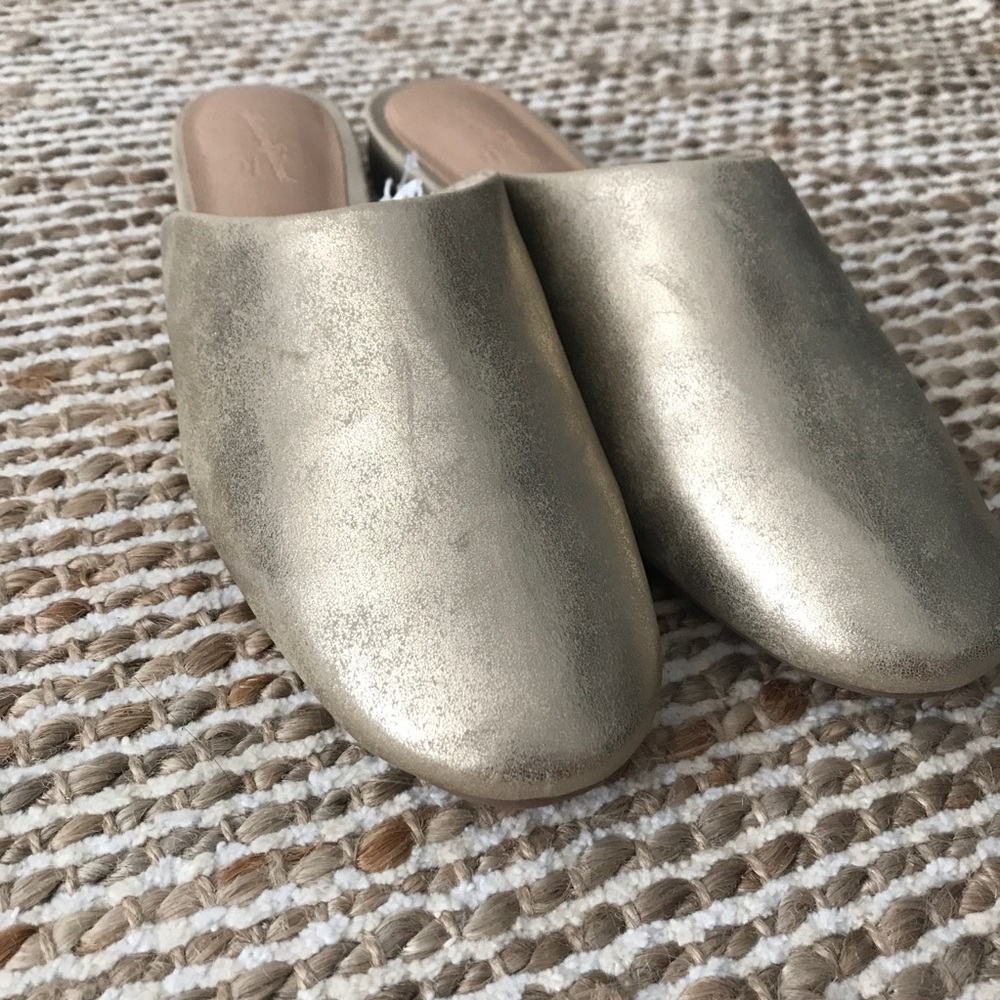 Universal Thread Slip On Gold Mules